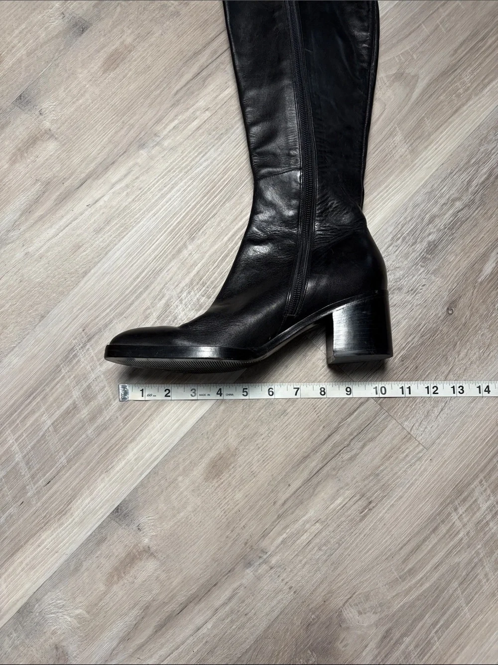 BCBGMaxAzria classic knee